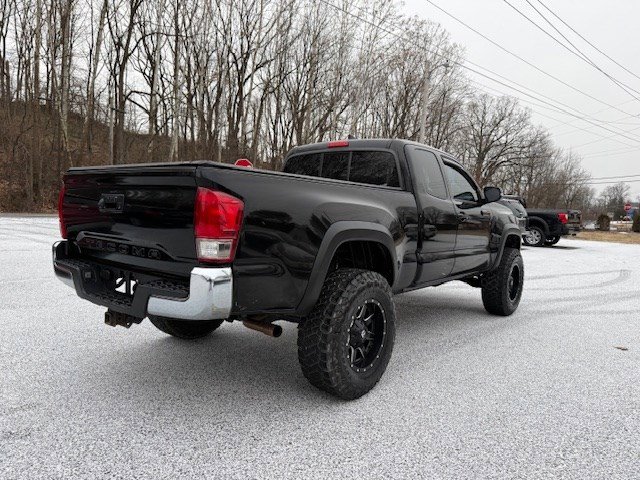 Used 2016 Toyota Tacoma TRD Off-Road w/ Towing Package image 5