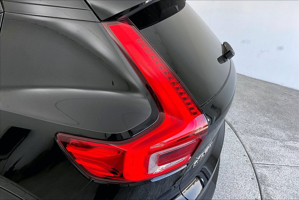 New 2026 Volvo XC40 B5 Core w/ Protection Package Premier AWD/4WD image 31
