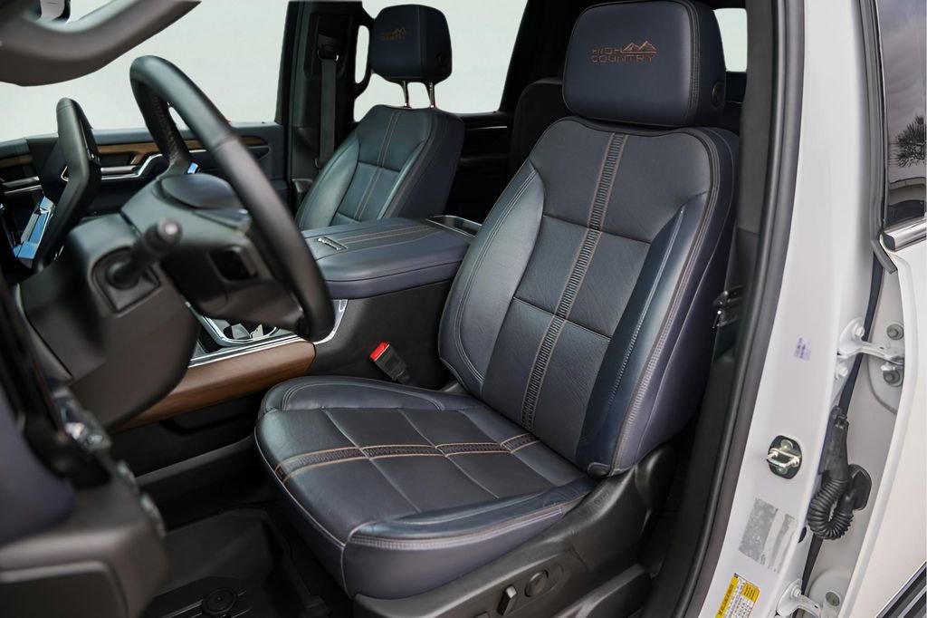 Certified 2024 Chevrolet Silverado 3500 High Country w/ High Country Premium Package image 10