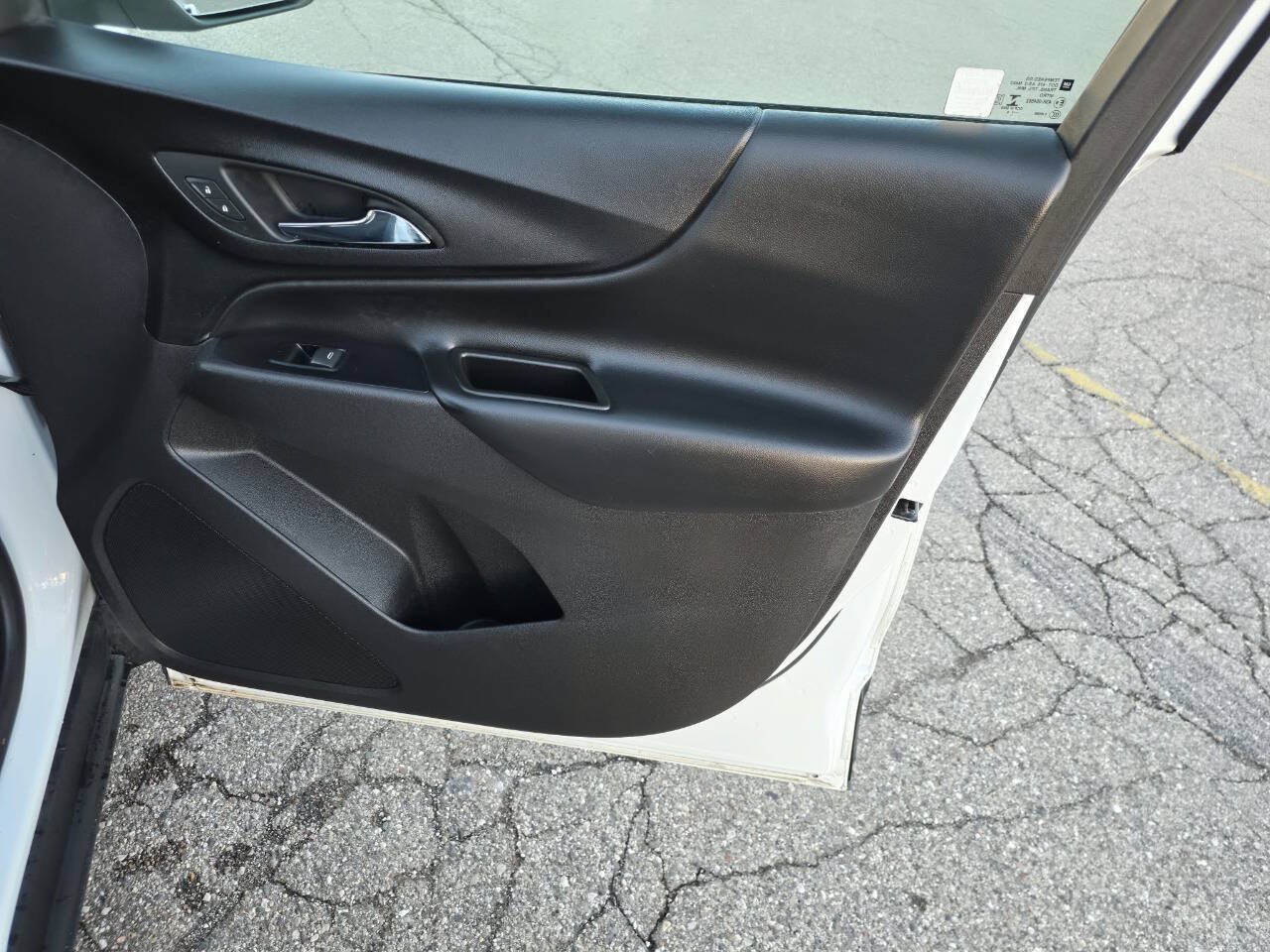 Used 2019 Chevrolet Equinox LT w/ Driver Convenience Package FWD image 19