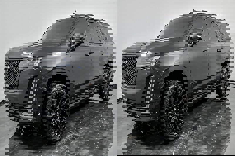 Used 2023 Cadillac Escalade Sport Platinum w/ LPO, ONYX Package image 5