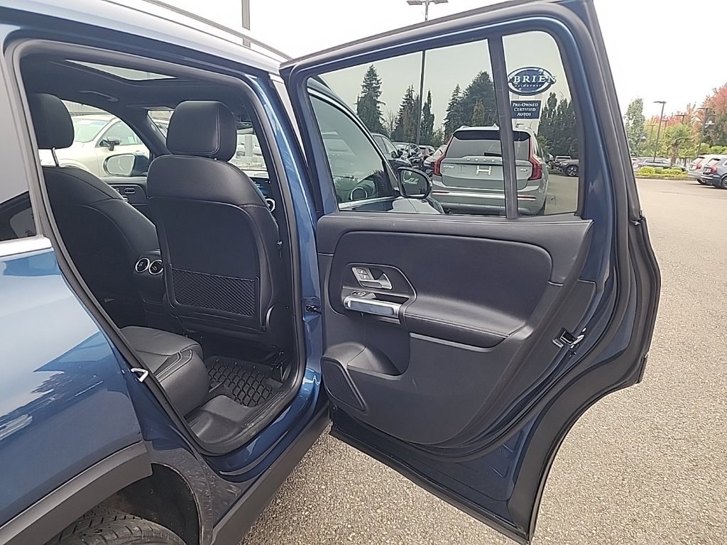 Used 2022 Mercedes-Benz GLB 250 4MATIC w/ Premium Package Lite image 18