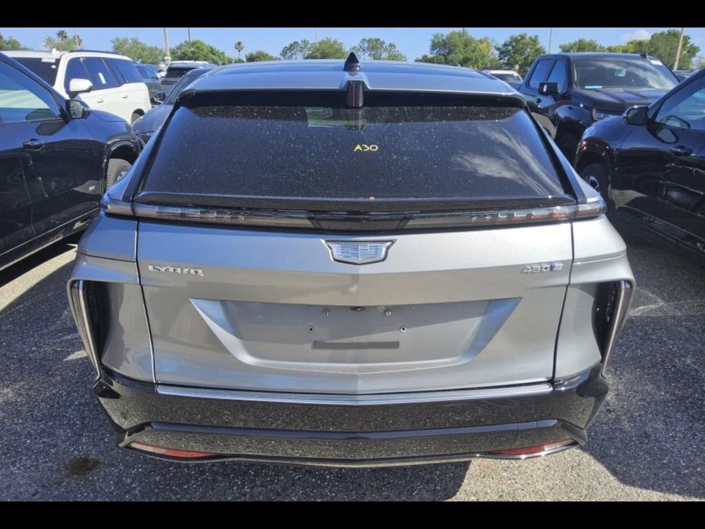 Used 2024 Cadillac Lyriq Luxury RWD image 8