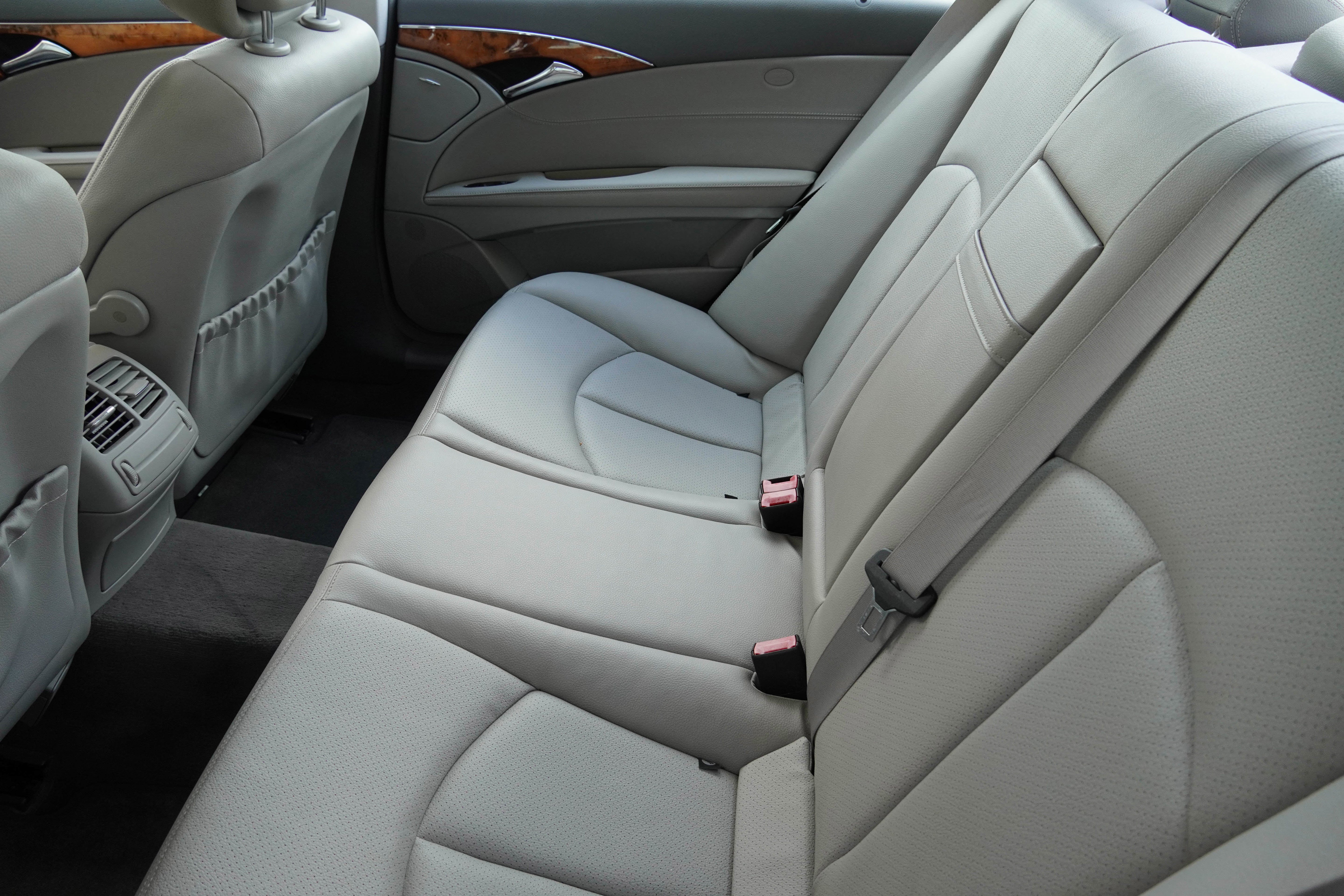 Used 2008 Mercedes-Benz E 350 4MATIC Sedan image 33