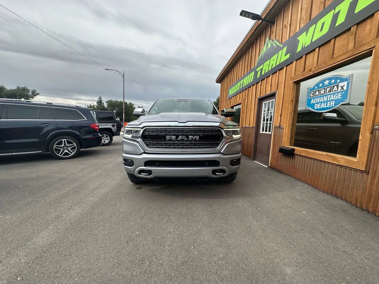 Used 2022 RAM 1500 Limited w/ Body Color Bumper Group image 4