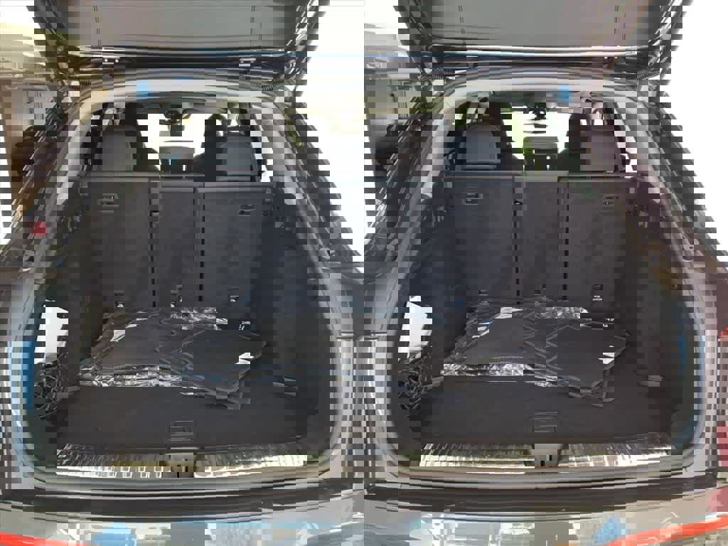 Used 2025 Audi Q5 Premium Plus w/ Premium Plus image 17