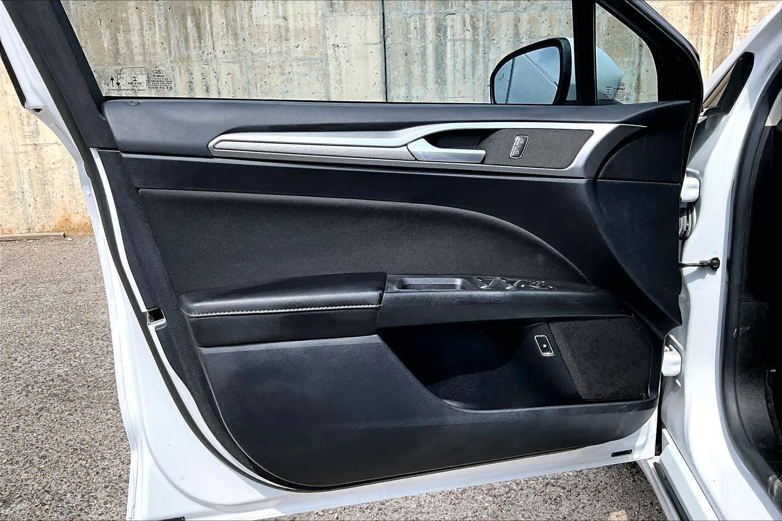 Used 2020 Ford Fusion SE image 22