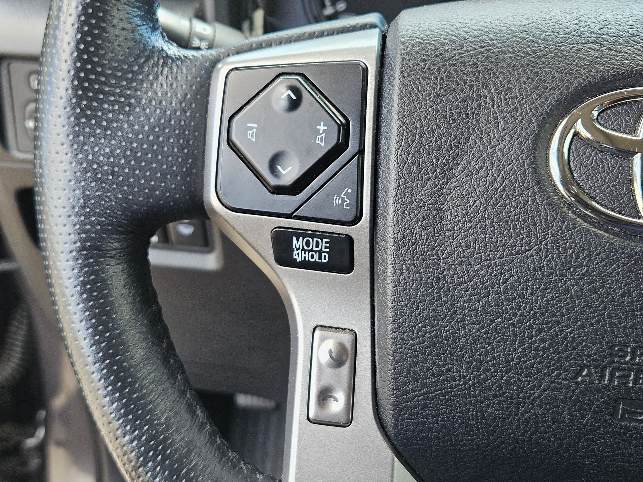 Used 2023 Toyota 4Runner SR5 Premium w/ Moonroof Package RWD image 17