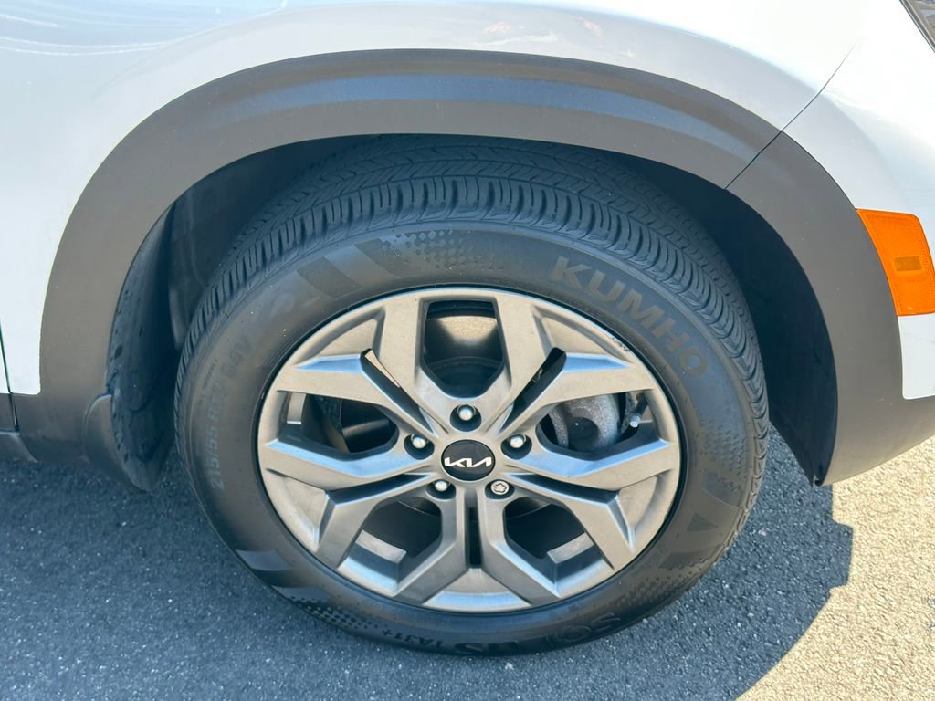 Used 2024 Kia Seltos LX AWD/4WD image 8