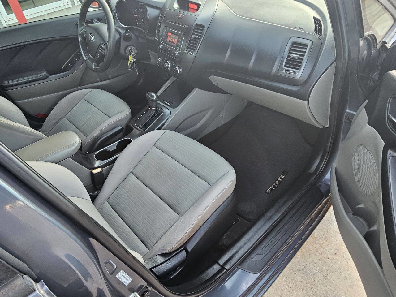 Used 2014 Kia Forte LX w/ Popular Package image 9