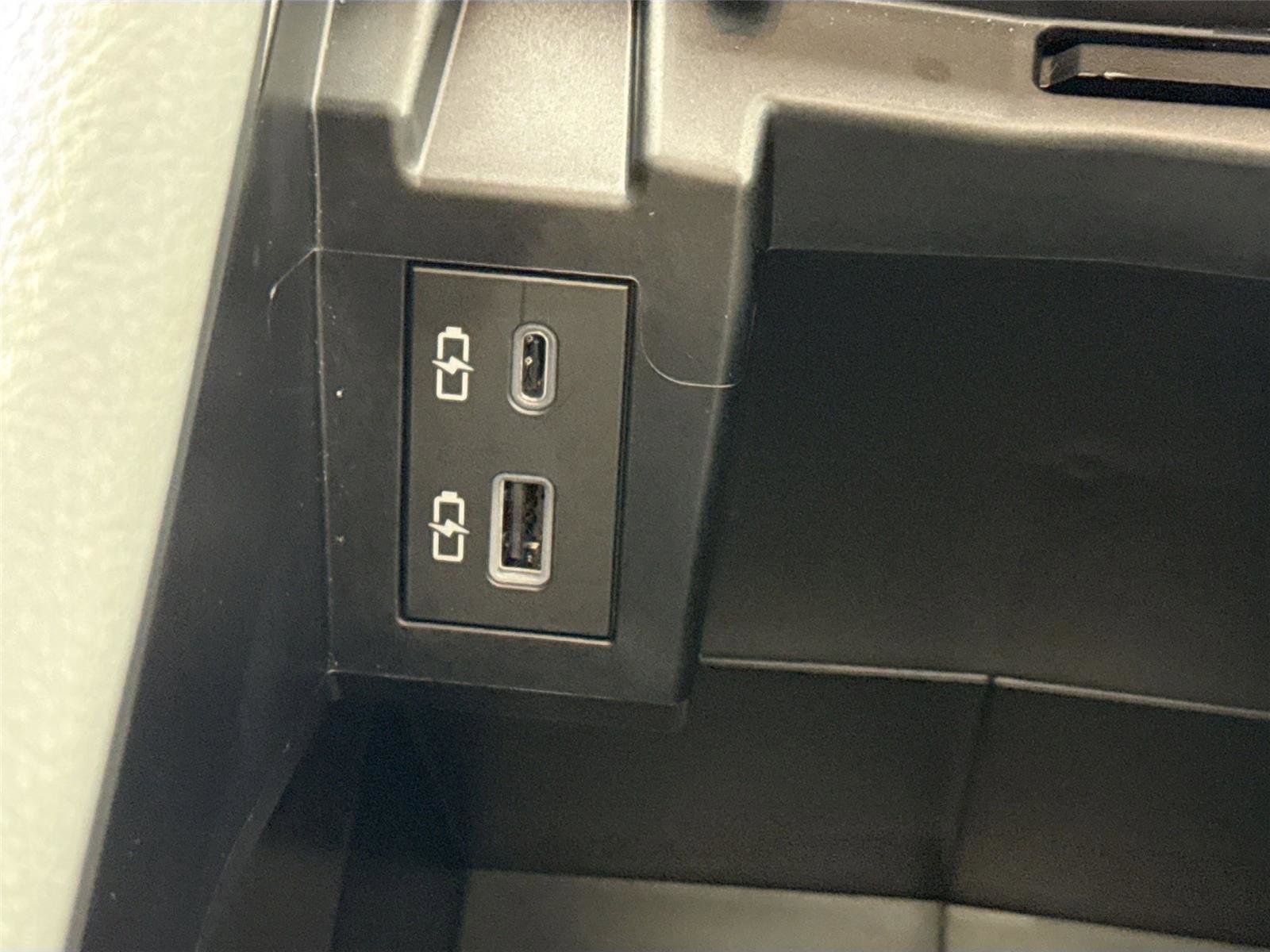 Certified 2023 Toyota Sienna XLE image 38