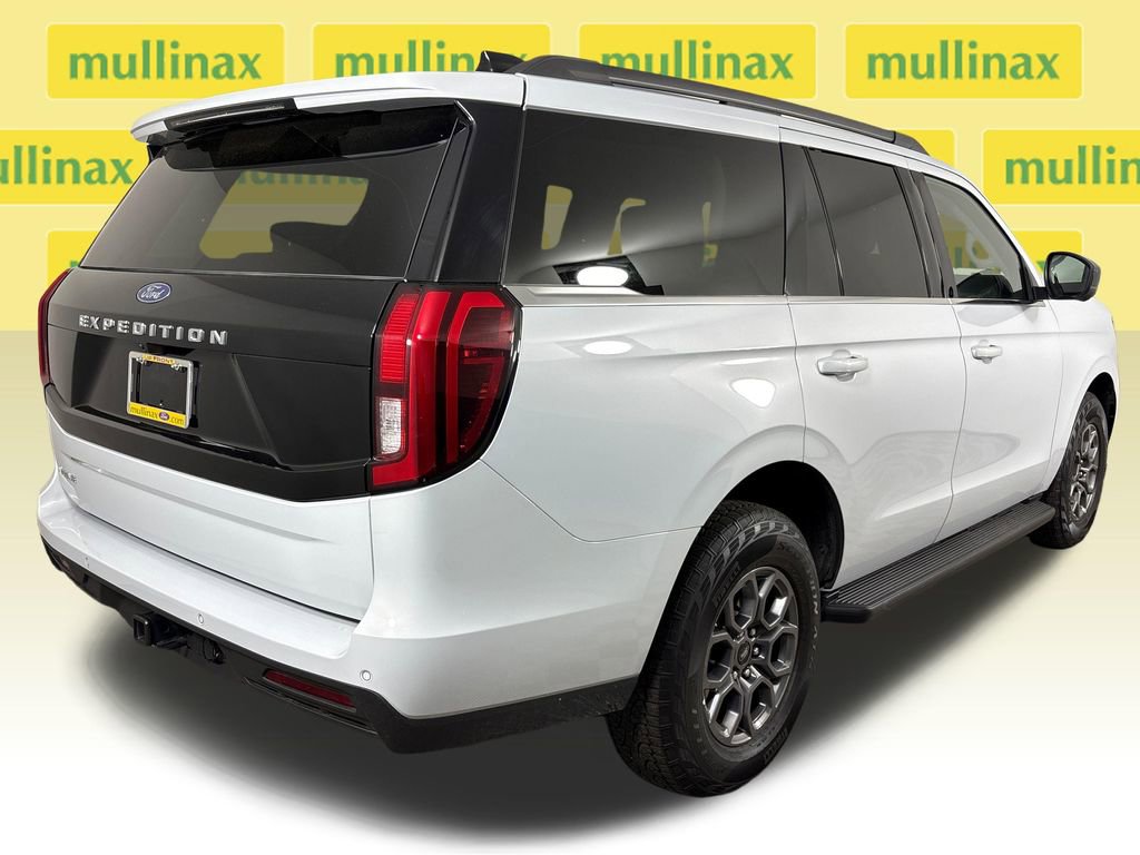 Certified 2025 Ford Expedition Active image 7