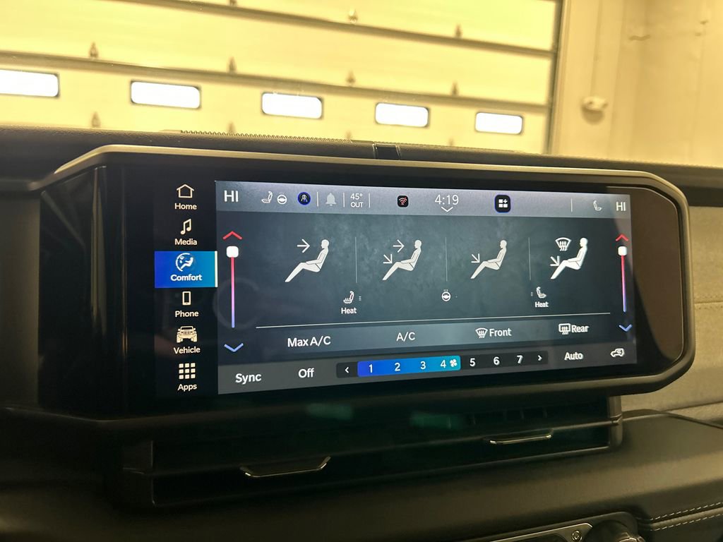 Used 2025 Jeep Wrangler Unlimited Sahara AWD/4WD image 22