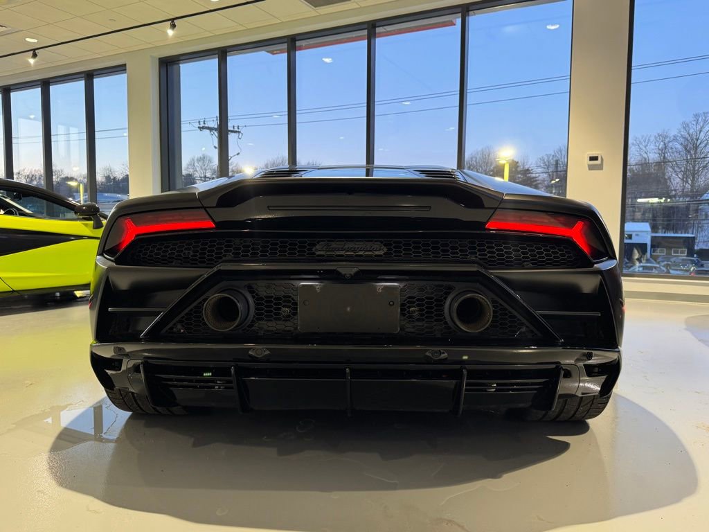 Used 2020 Lamborghini Huracan EVO image 4