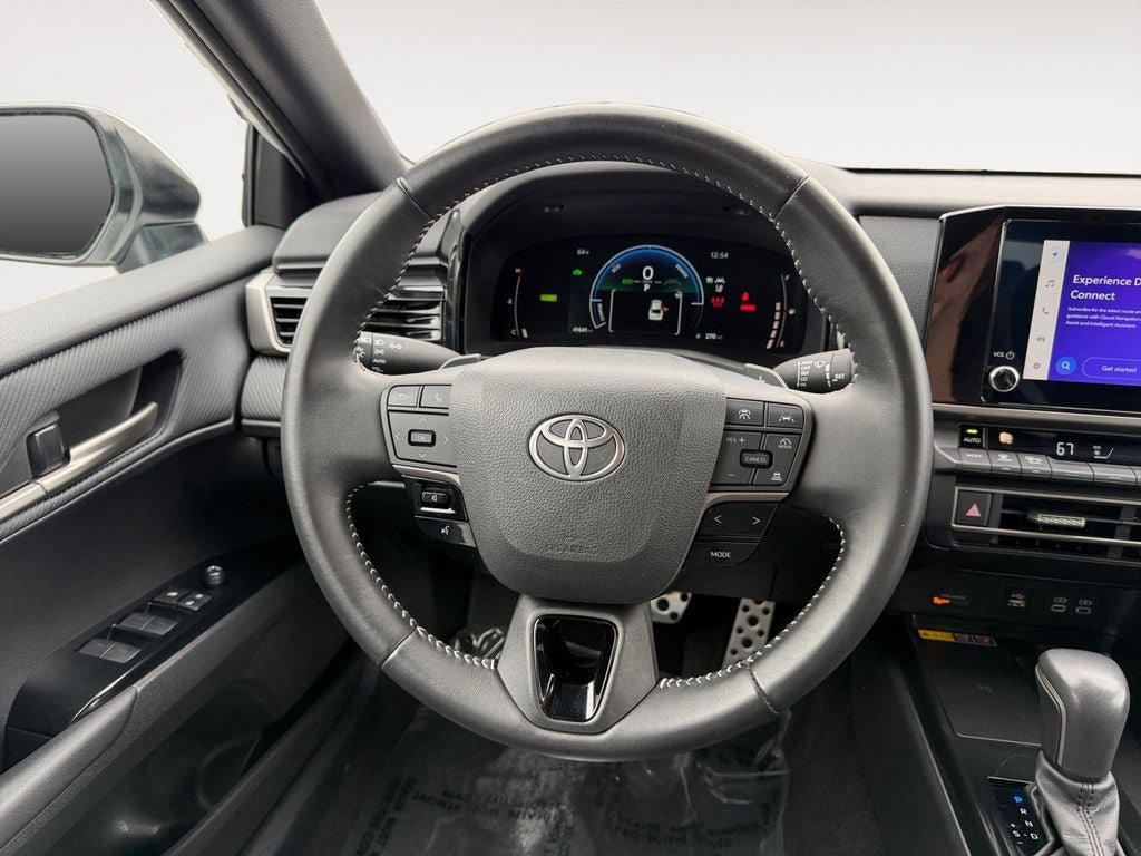 Used 2025 Toyota Camry SE FWD image 13
