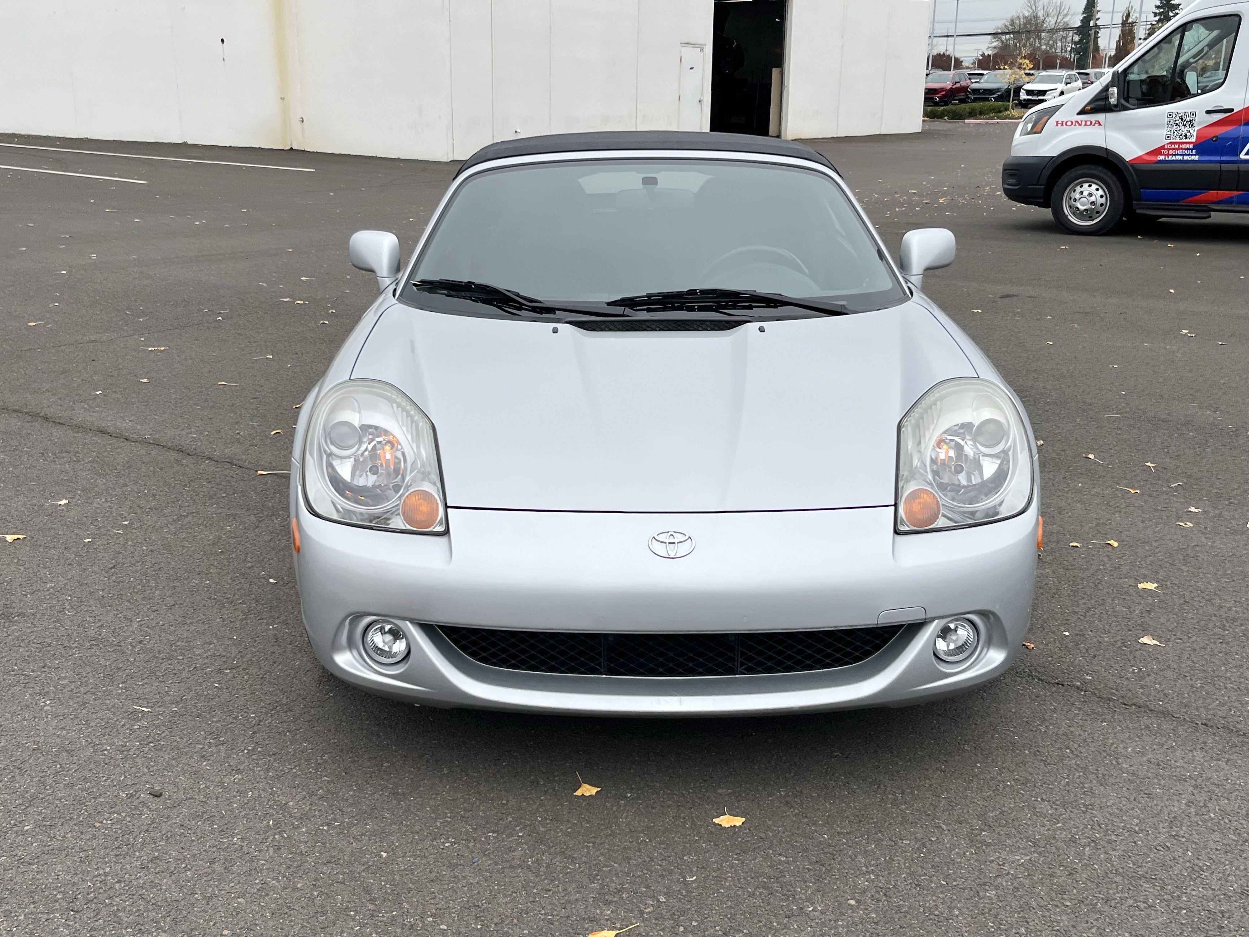 Used 2004 Toyota MR2 image 9