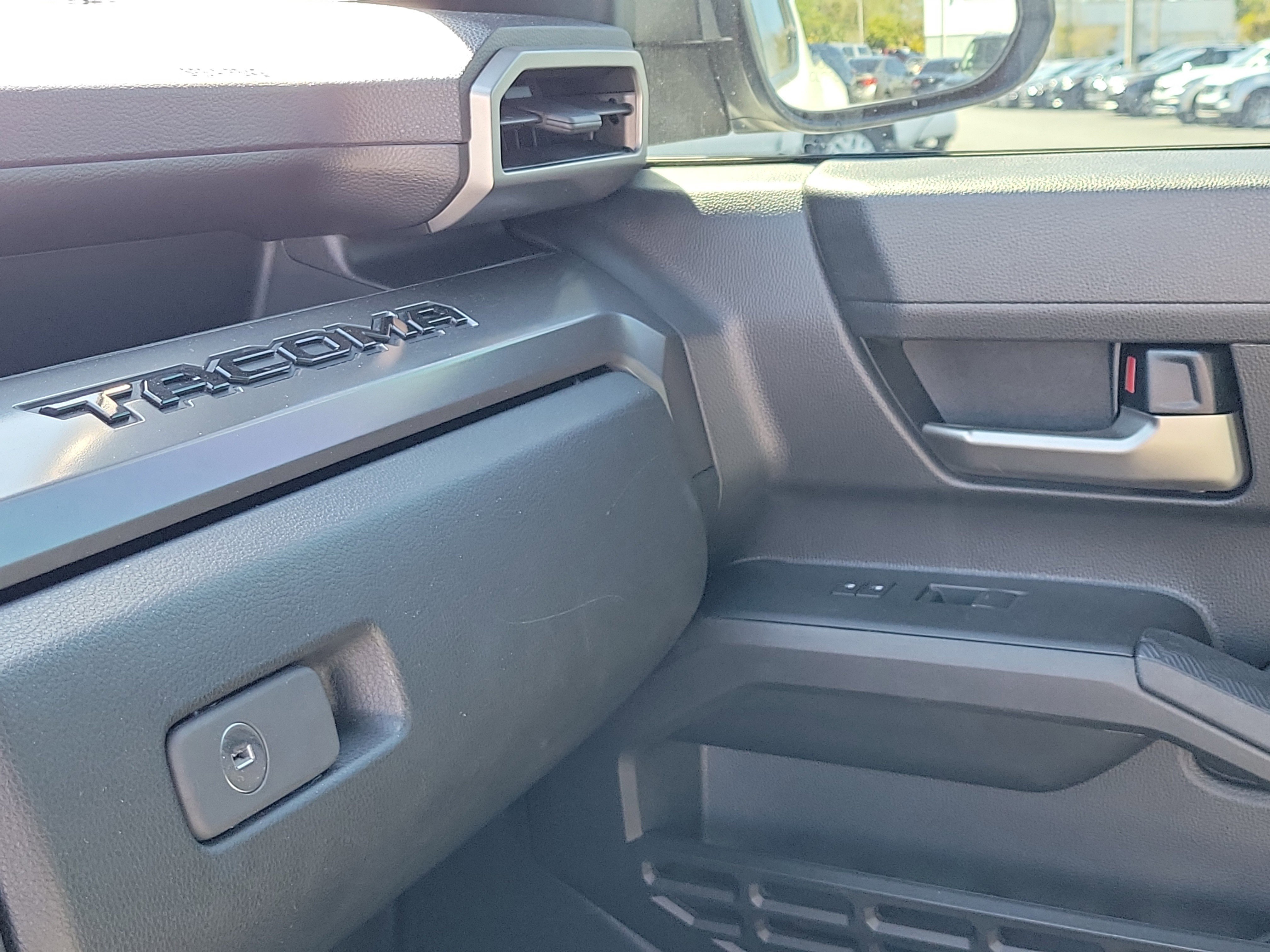 Used 2024 Toyota Tacoma TRD Sport w/ TRD Sport Upgrade Package image 29