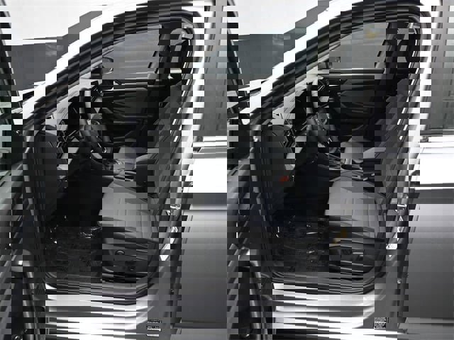 New 2025 Volkswagen Jetta SE image 9