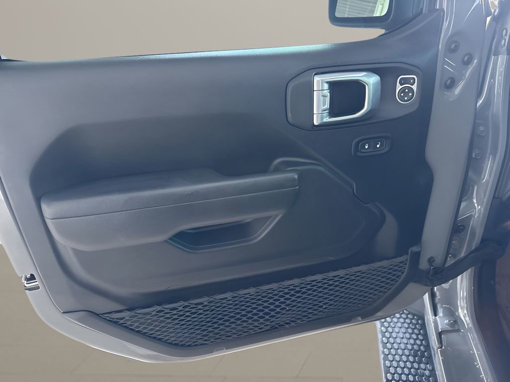 Used 2023 Jeep Wrangler Altitude image 10