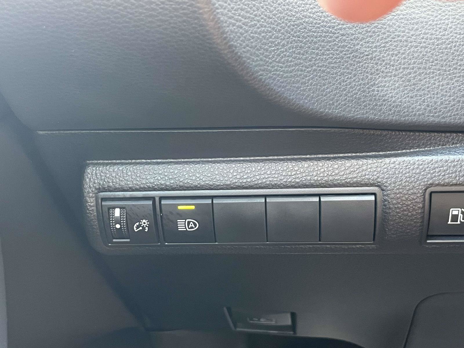 Used 2026 Toyota Corolla LE FWD image 22