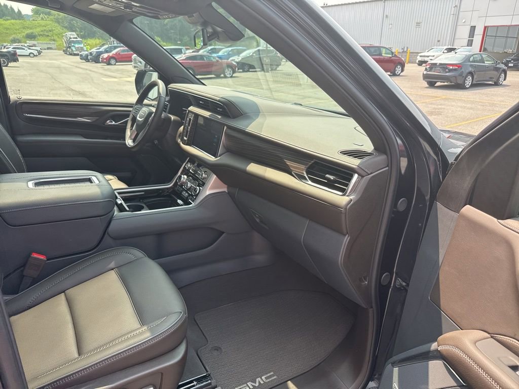 Used 2024 GMC Yukon XL Denali w/ Max Trailering Package image 14