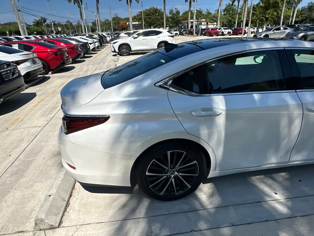 Used 2023 Lexus ES 350 w/ Premium Package FWD image 14