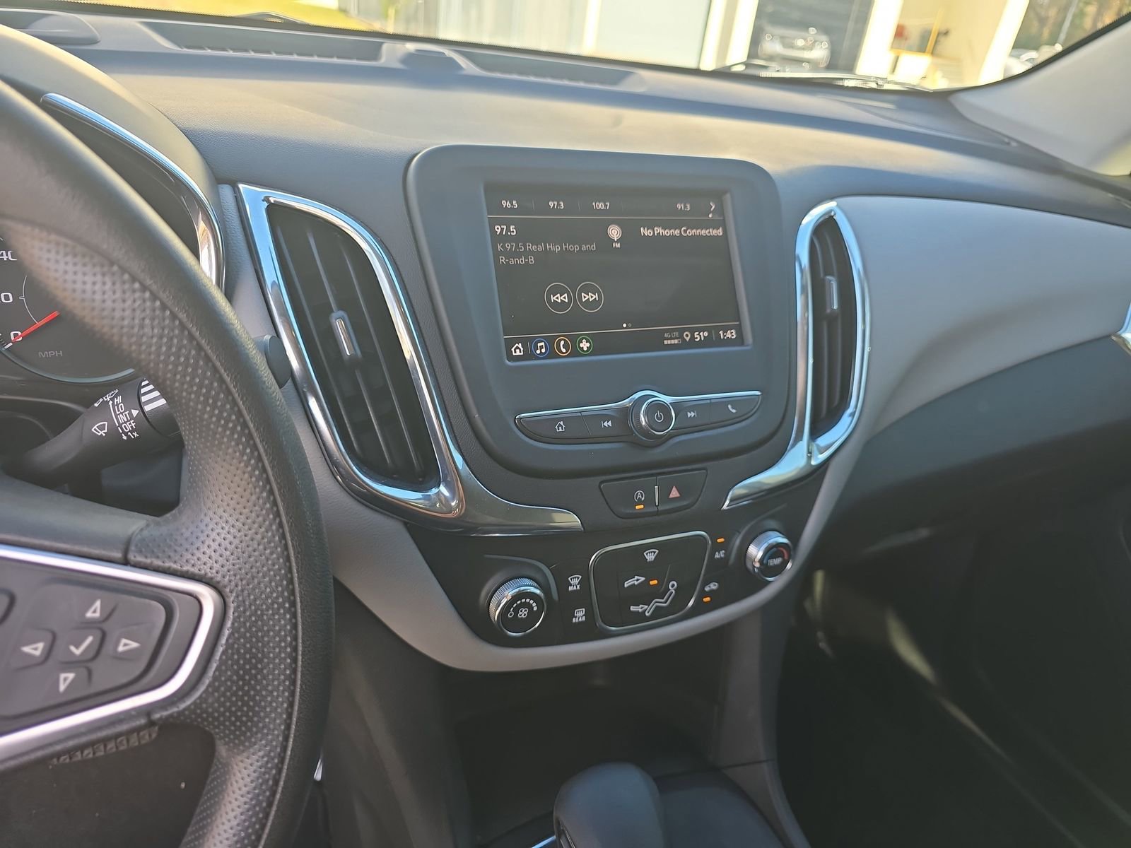 Used 2023 Chevrolet Equinox LS image 25