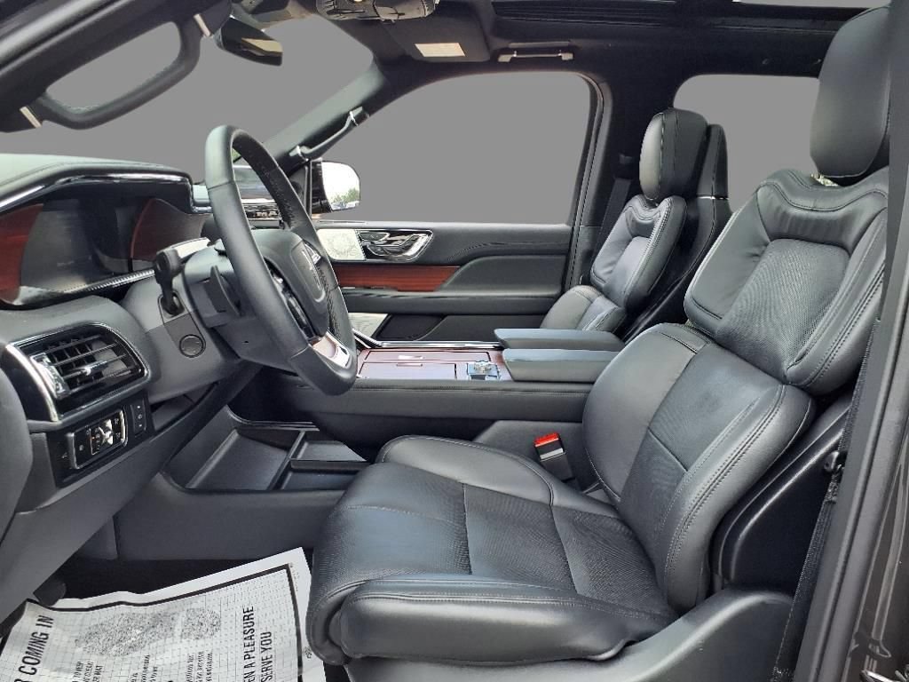 Used 2024 Lincoln Navigator L Reserve AWD/4WD image 4