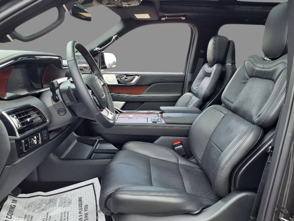 Used 2024 Lincoln Navigator L Reserve AWD/4WD image 4