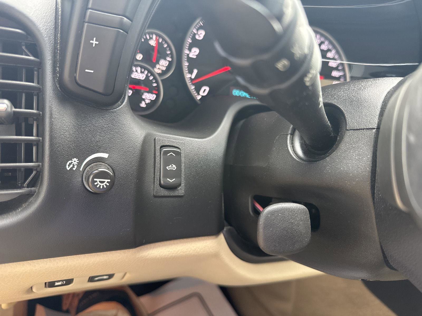 Used 2008 Chevrolet Corvette Convertible w/ Preferred Equipment Group RWD image 23