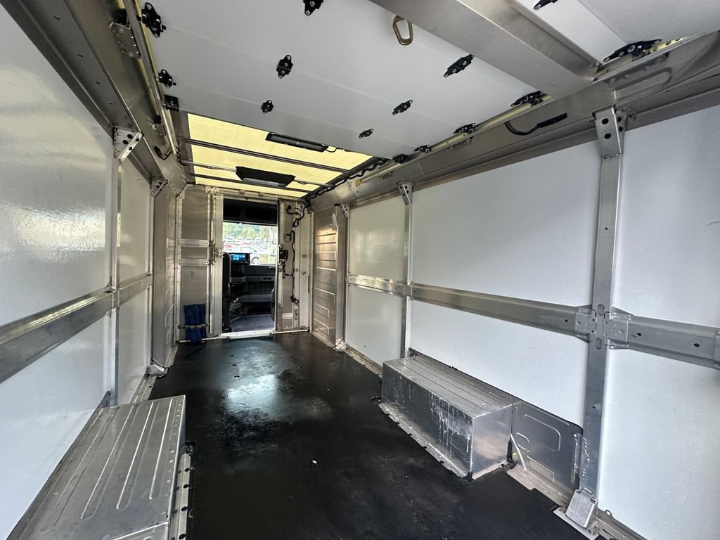 Used 2024 Chevrolet Brightdrop 600 w/ Commercial Equipment Package AWD/4WD image 37