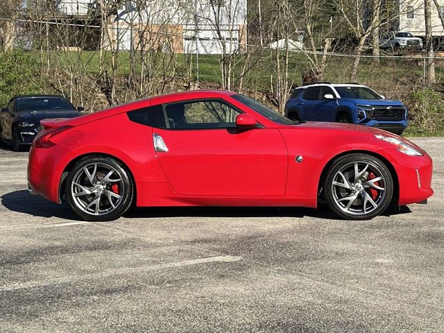 Used 2017 Nissan 370Z w/ Sport Package image 2