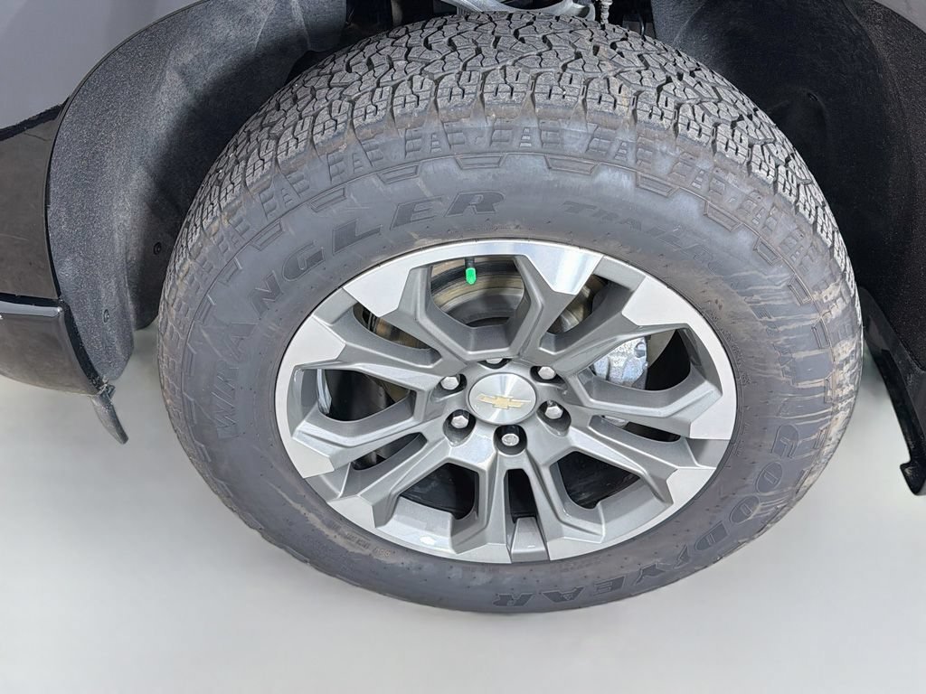 Used 2024 Chevrolet Silverado 1500 High Country w/ Technology Package AWD/4WD image 22