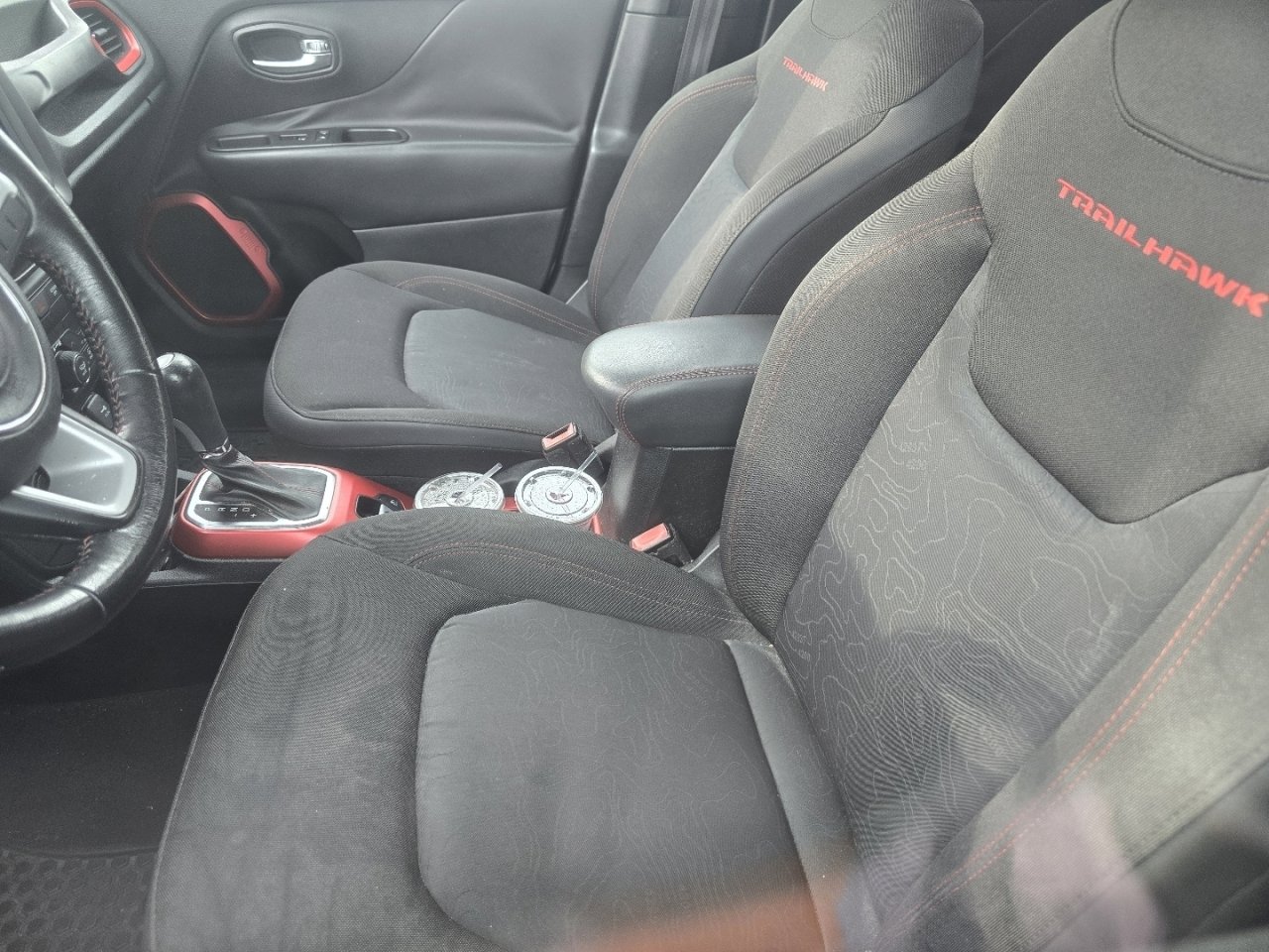 Used 2018 Jeep Renegade Trailhawk w/ Cold Weather Group II image 22