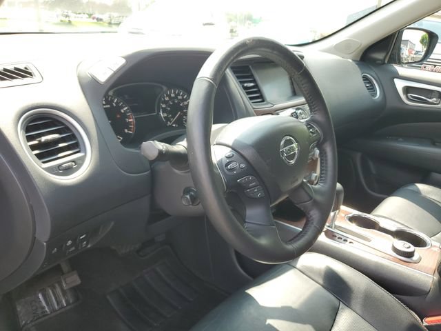 Used 2020 Nissan Pathfinder Platinum AWD/4WD image 20