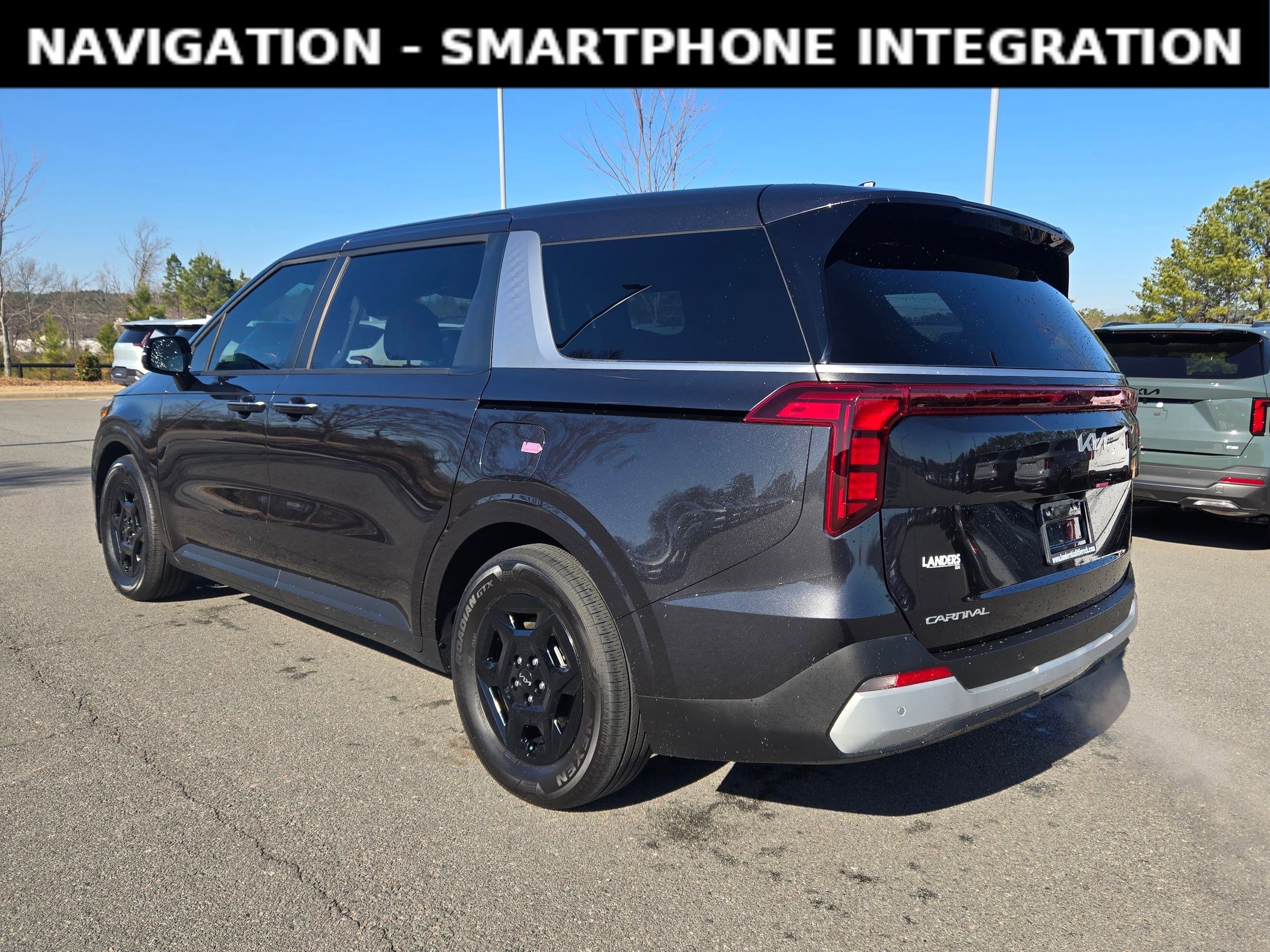 Certified 2025 Kia Carnival image 5