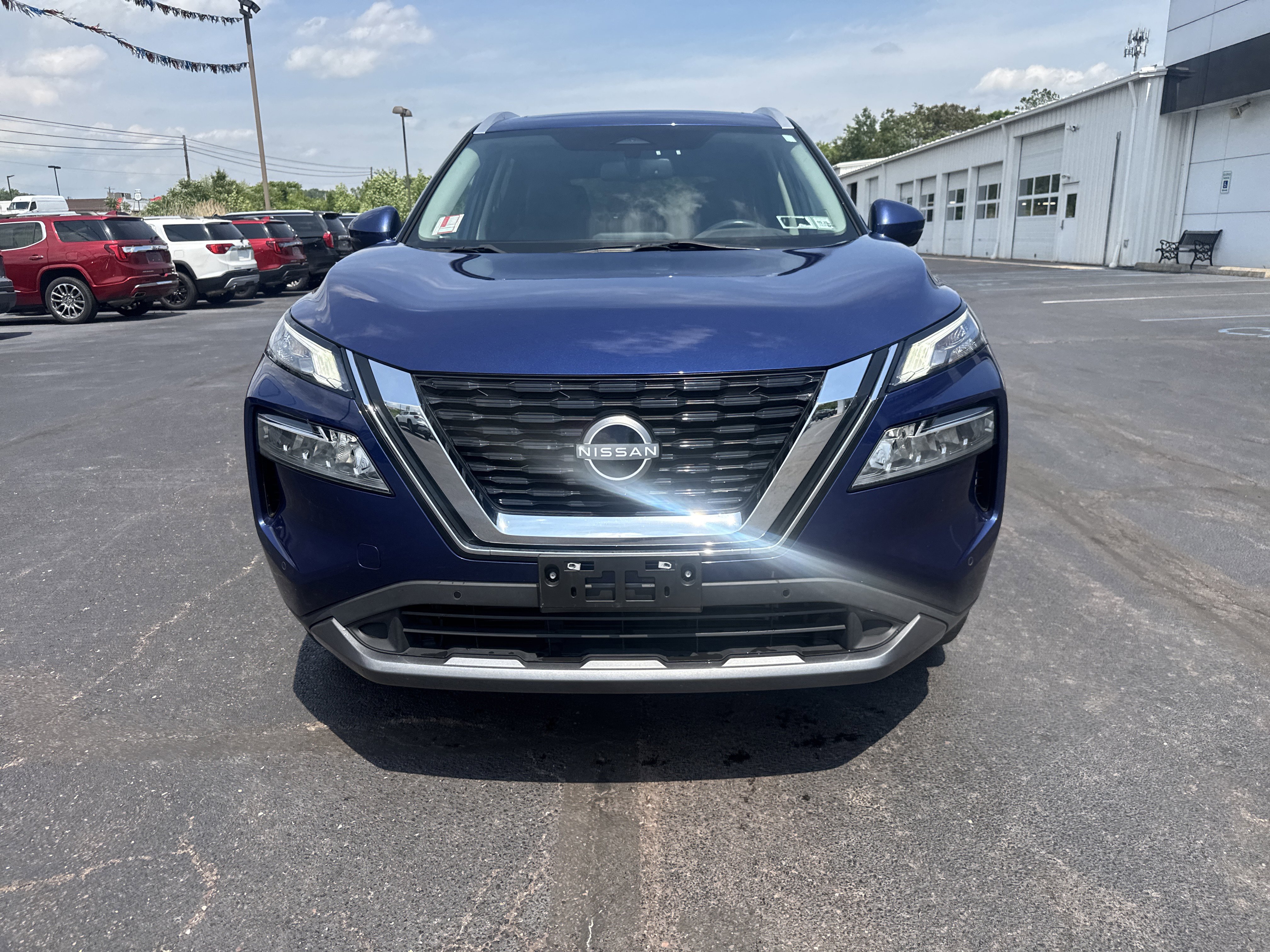 Used 2023 Nissan Rogue SL w/ SL Premium Package AWD/4WD image 9