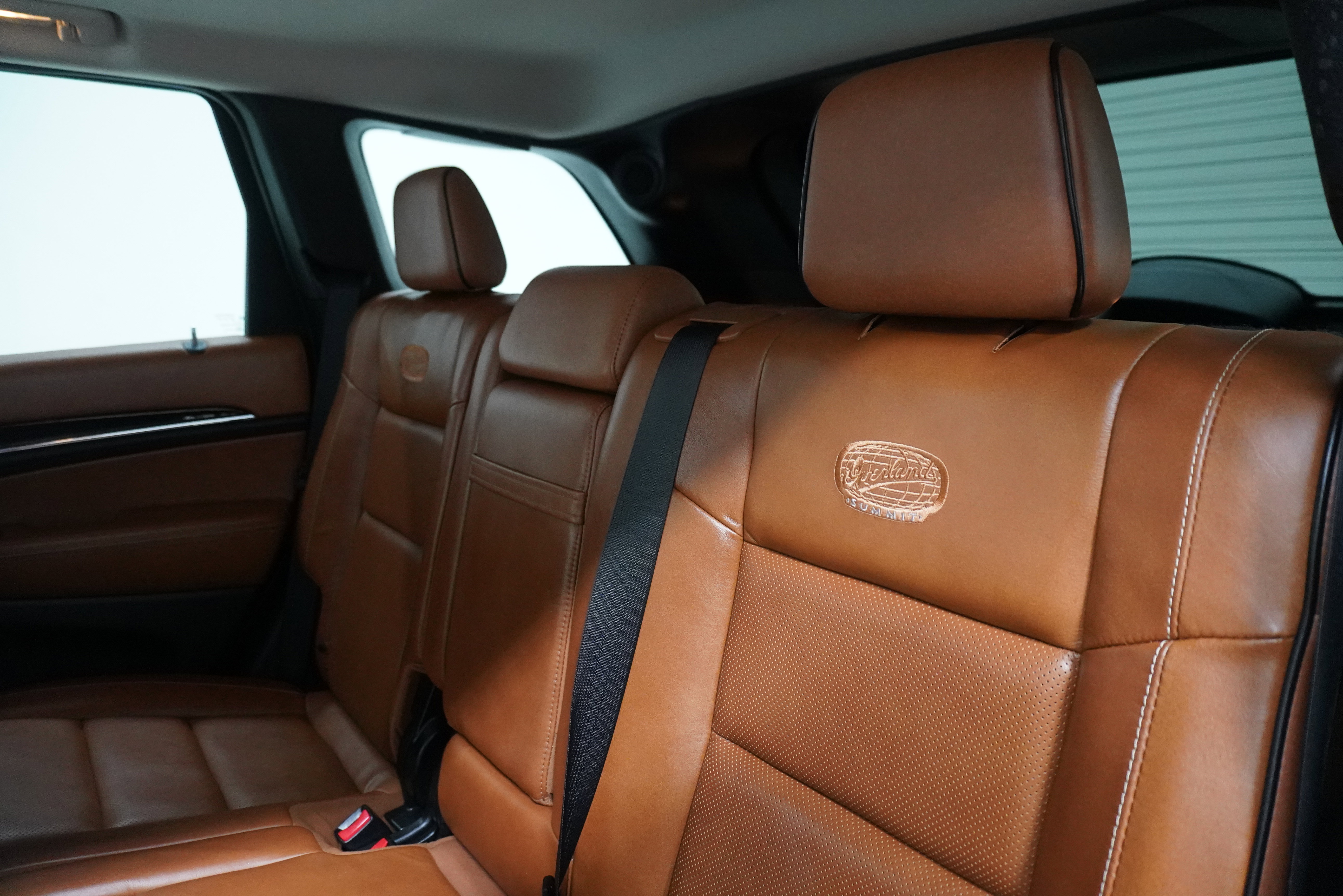 Used 2013 Jeep Grand Cherokee Overland Summit image 12