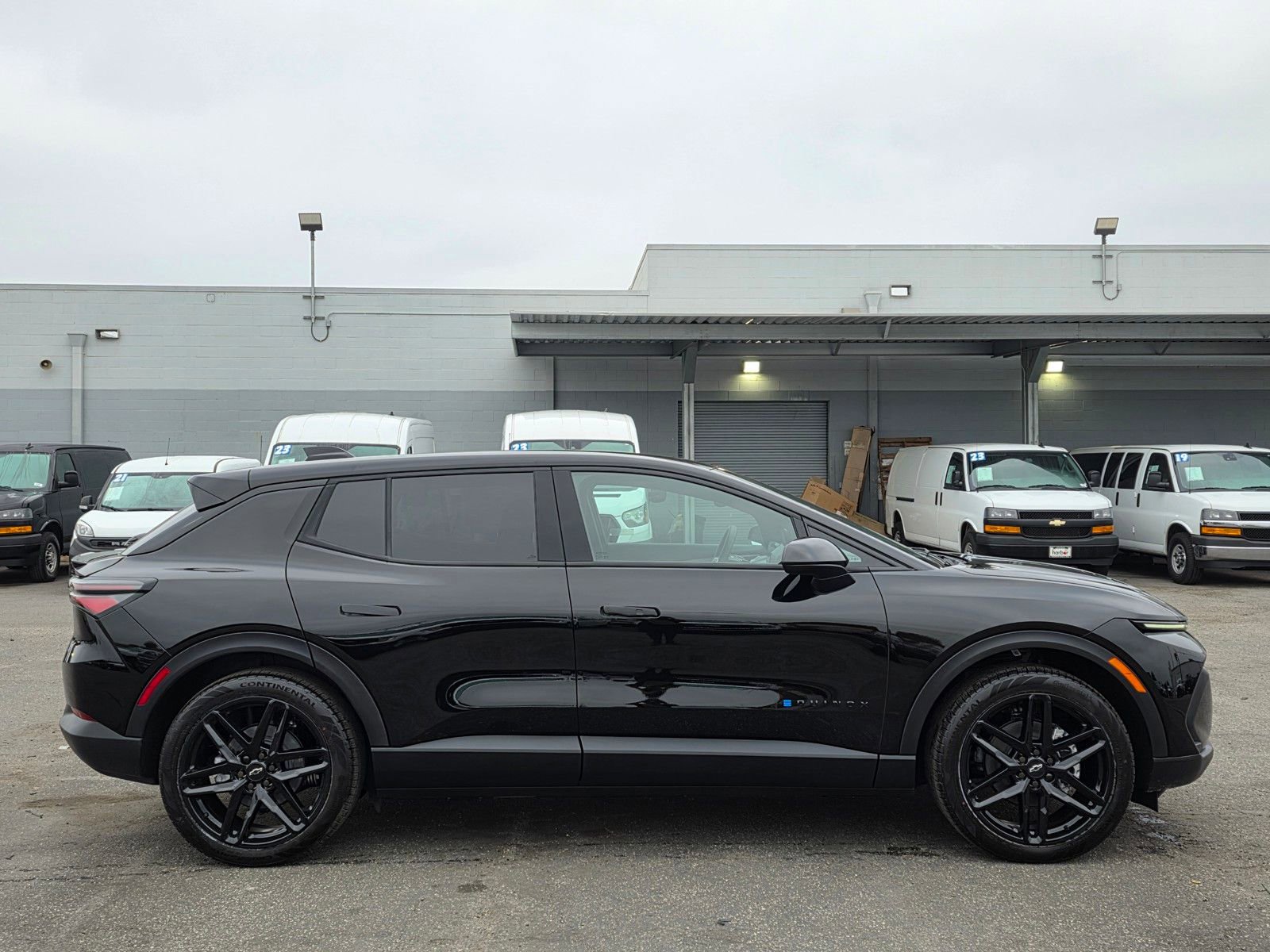 New 2026 Chevrolet Equinox EV LT w/ LPO, Blackout Package image 8