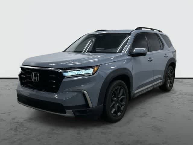 Used 2023 Honda Pilot Touring image 1