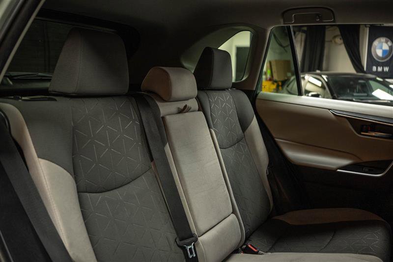 Used 2021 Toyota RAV4 XLE image 15