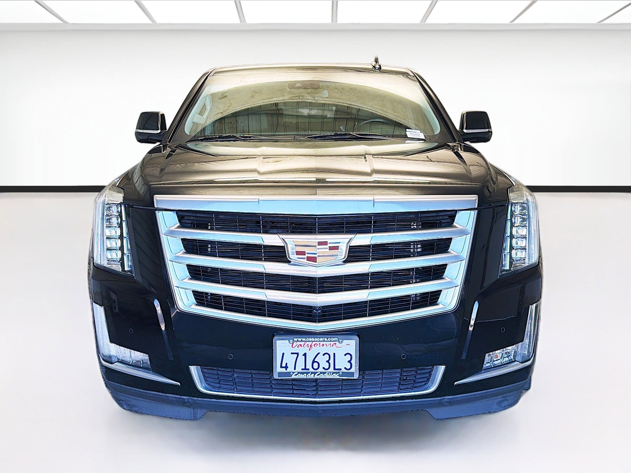 Used 2019 Cadillac Escalade ESV Luxury image 2