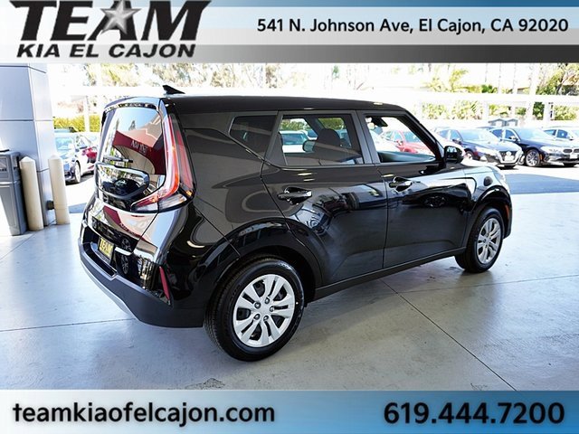 Used 2025 Kia Soul LX image 8