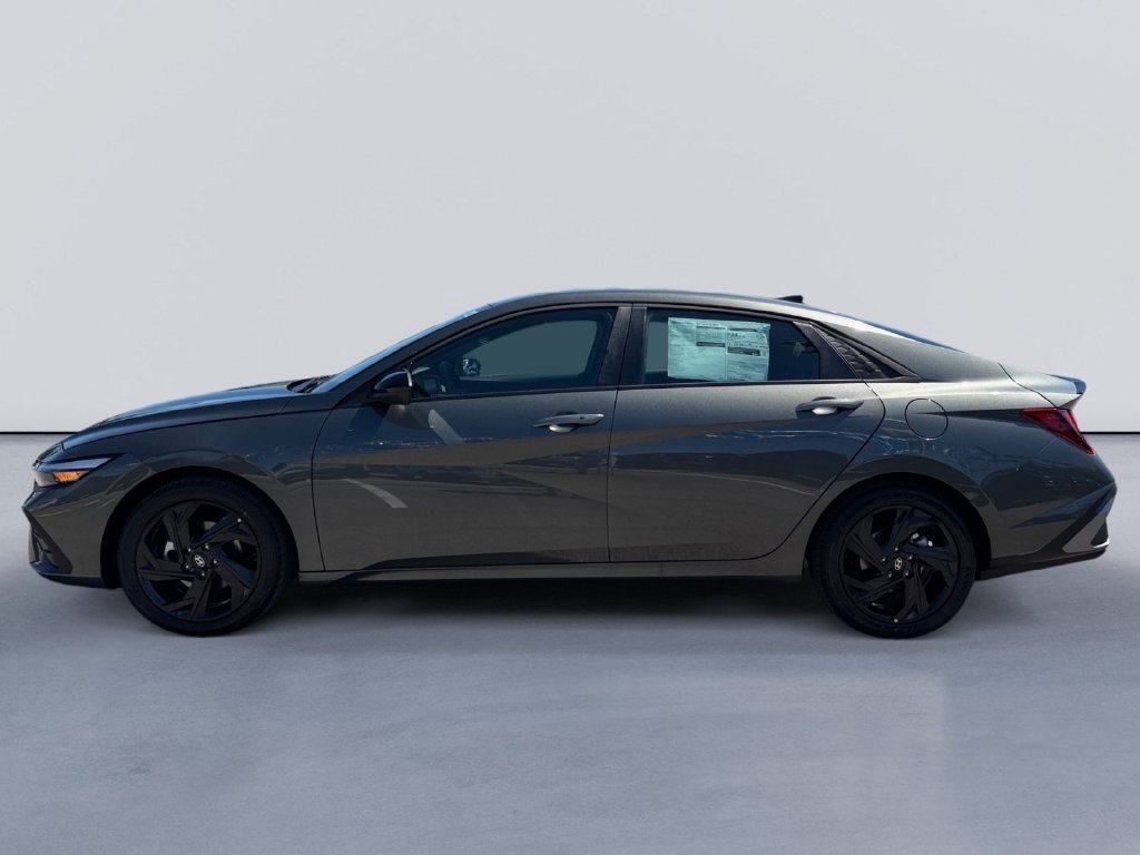 New 2026 Hyundai Elantra SEL Sport FWD image 6