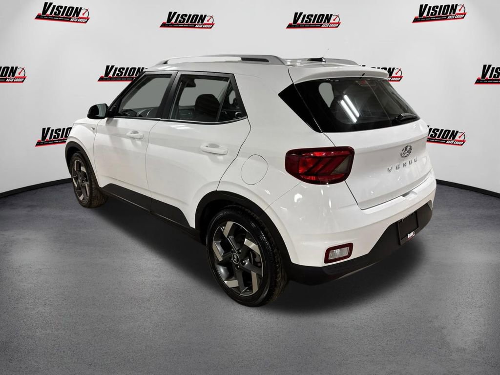 Used 2023 Hyundai Venue SEL w/ Cargo Package image 7