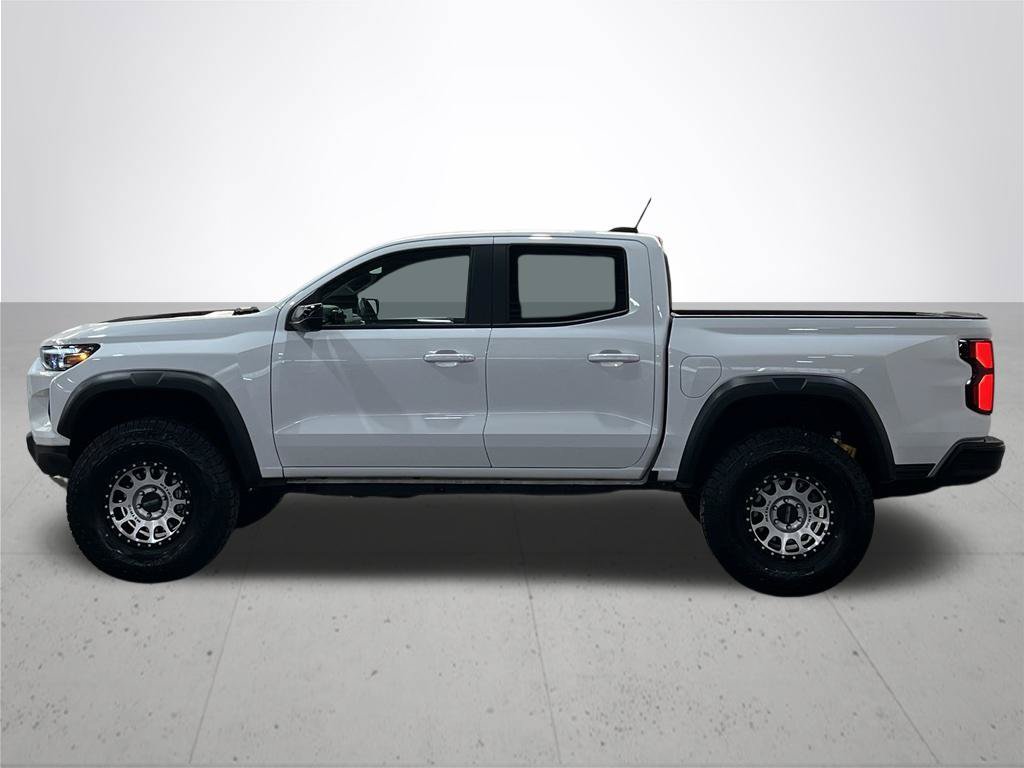 Used 2025 Chevrolet Colorado ZR2 w/ Technology Package AWD/4WD image 14