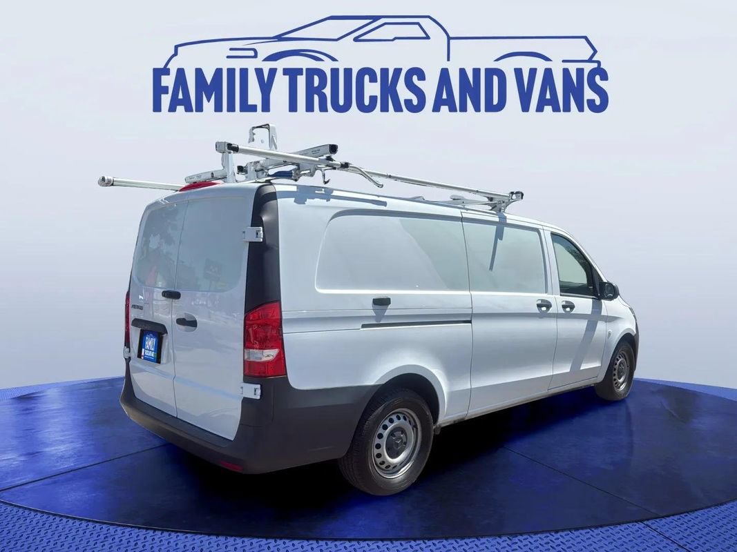 Used 2023 Mercedes-Benz Metris image 5