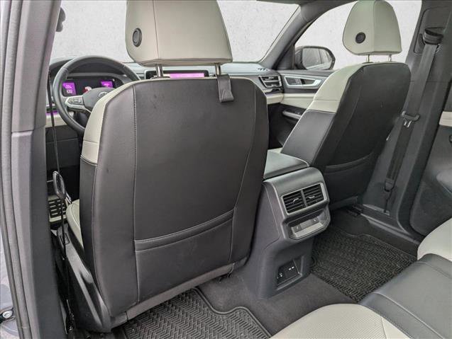 Used 2024 Volkswagen Atlas Cross Sport SEL Premium R-Line image 25