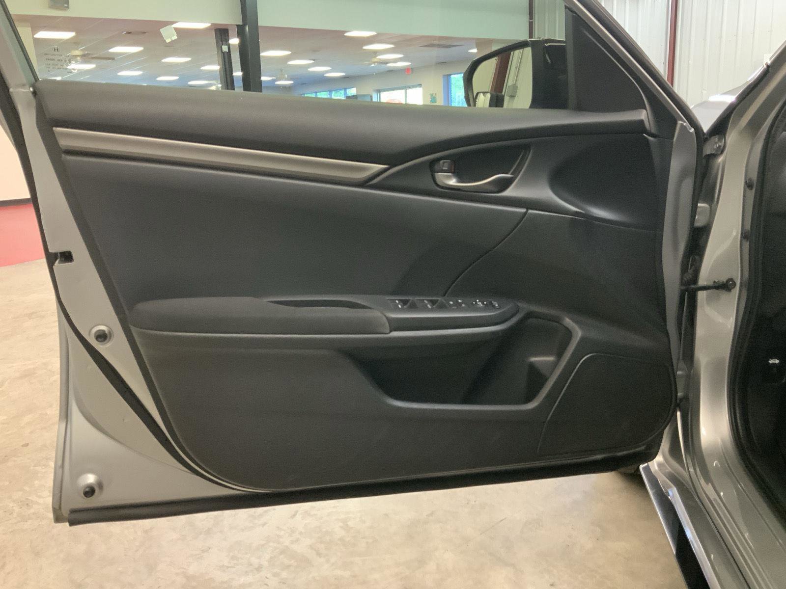 Used 2018 Honda Civic Sport image 14