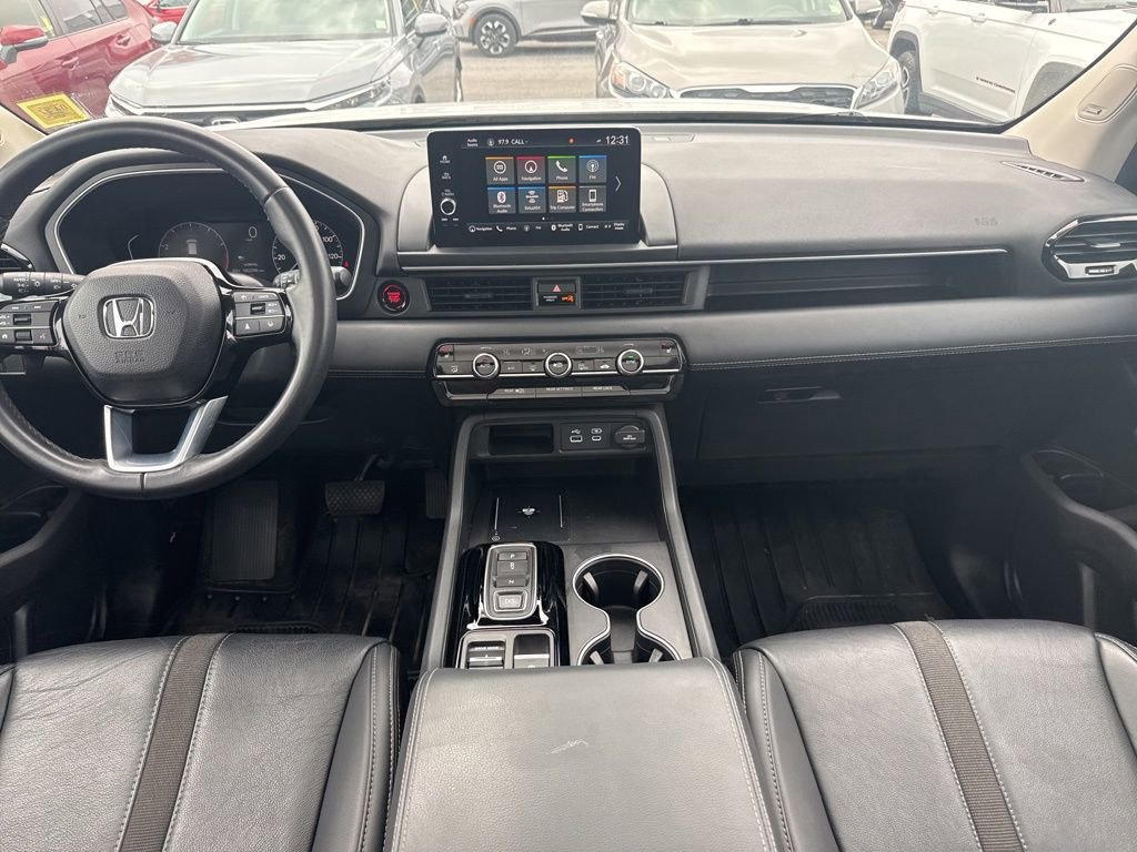Used 2025 Honda Pilot Touring image 11